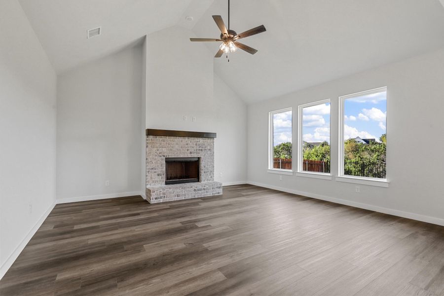 Representative unfurnished interior of a home built from the Garrison II by Cheldan Homes in Stoneview, Glen Rose (Image 54).