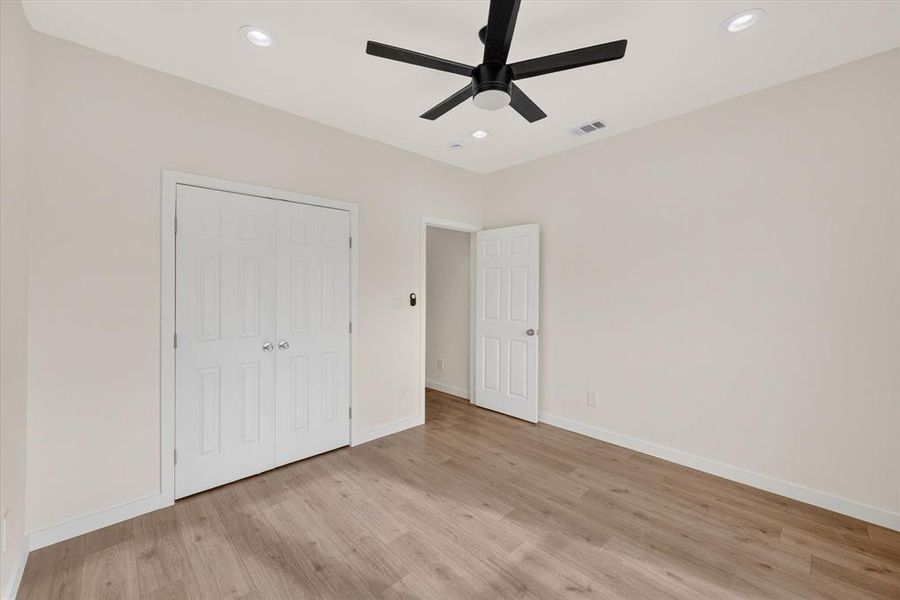 Spacious, unfurnished interior of a new home in , Corsicana (Image 23).