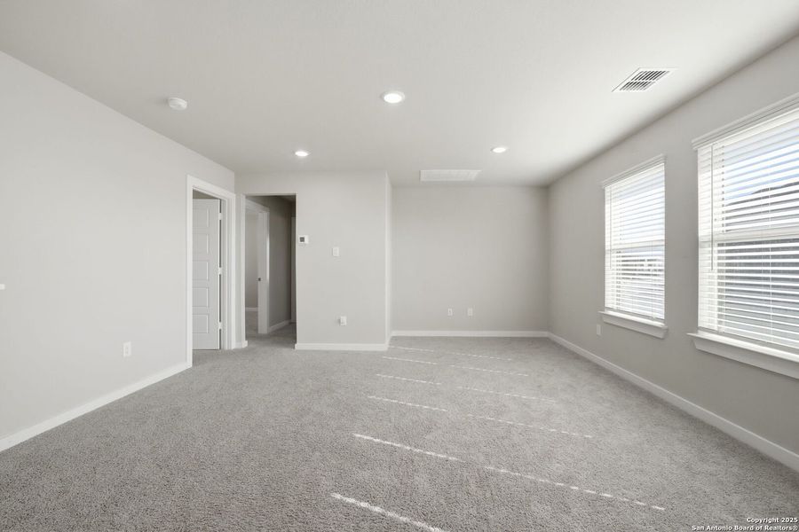 Spacious, unfurnished interior of a new home in Morgan Meadows, San Antonio (Image 24).