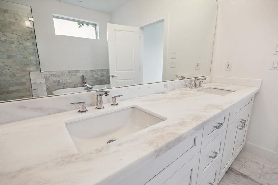 Lots of Cabinets and Drawers for Storage * Modern Hardware. Lots of Cabinets and Drawers for Storage * Modern Hardware.