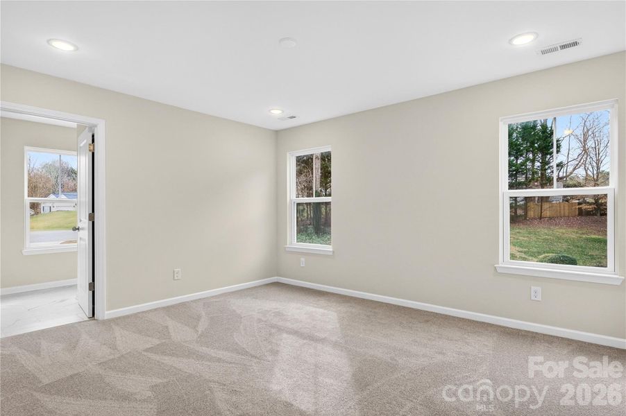 Spacious, unfurnished interior of a new home in , Troutman (Image 32).