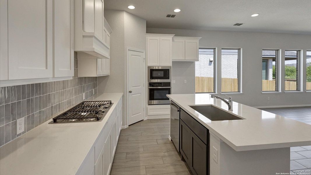 Furnished interior view inside a new home in Ladera 40', San Antonio (Image 11). Furnished interior view inside a new home in Ladera 40', San Antonio (Image 11).