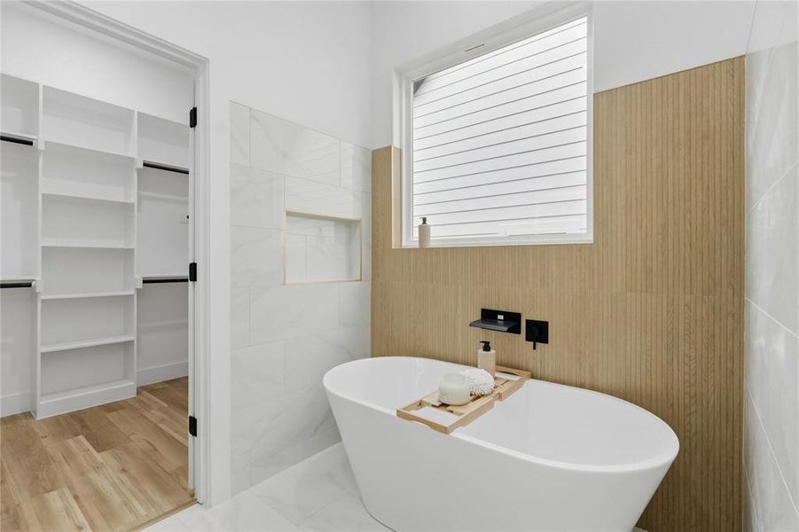 Furnished interior view inside a new home in , Dallas (Image 13).