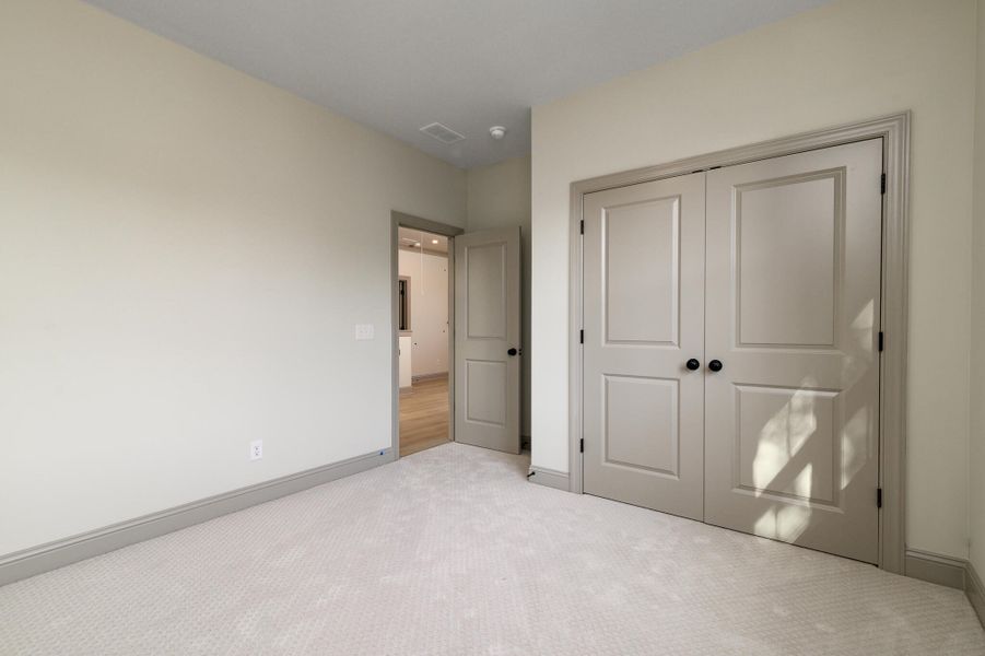 Spacious, unfurnished interior of a new home in , Charleston (Image 17).