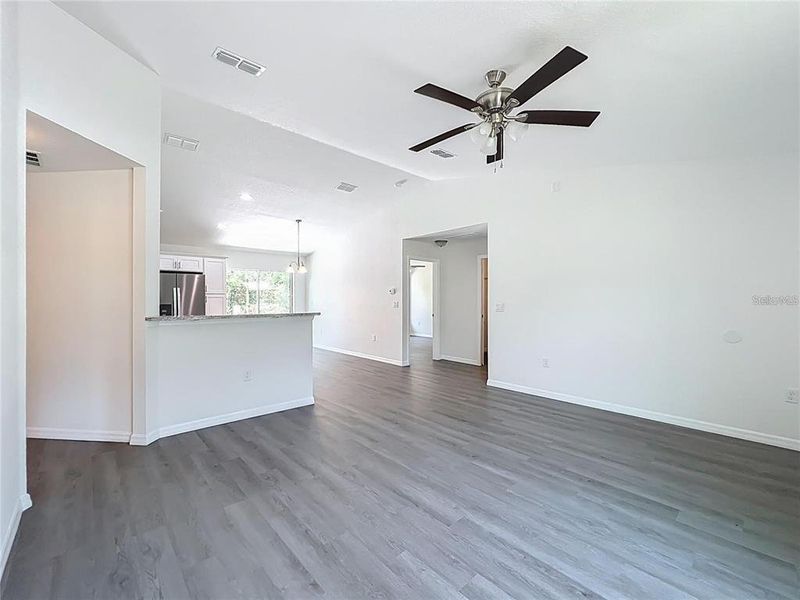 Spacious, unfurnished interior of a new home in , Dunnellon (Image 16).