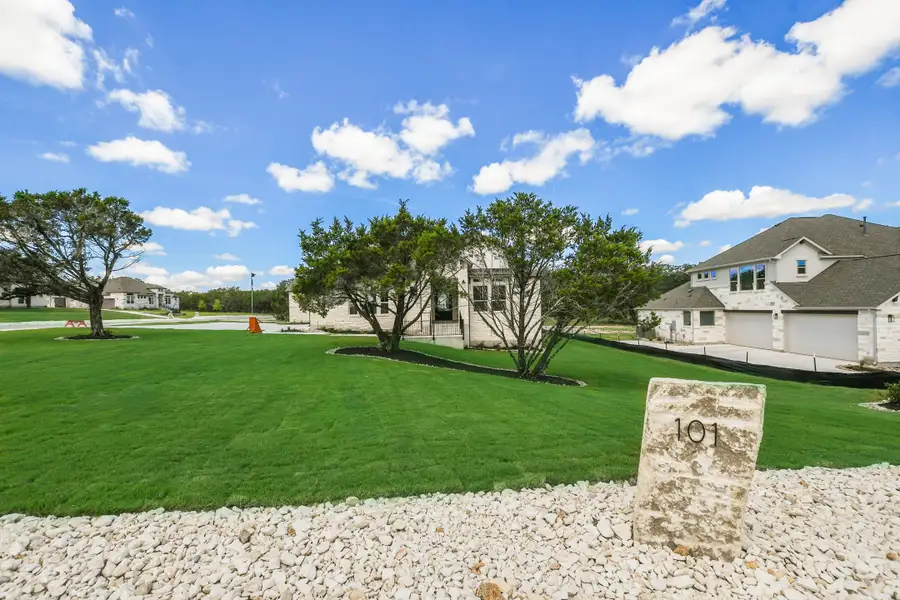 Representative exterior details of a home built from the Siena III by Giddens Homes in Clearwater Ranch, Liberty Hill (Image 85).