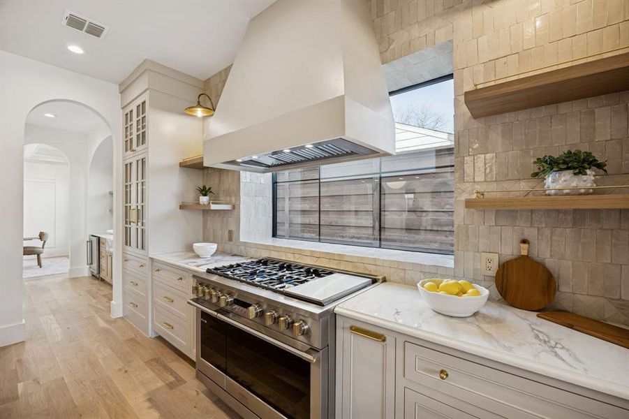 Furnished interior view inside a new home in , Dallas (Image 31).