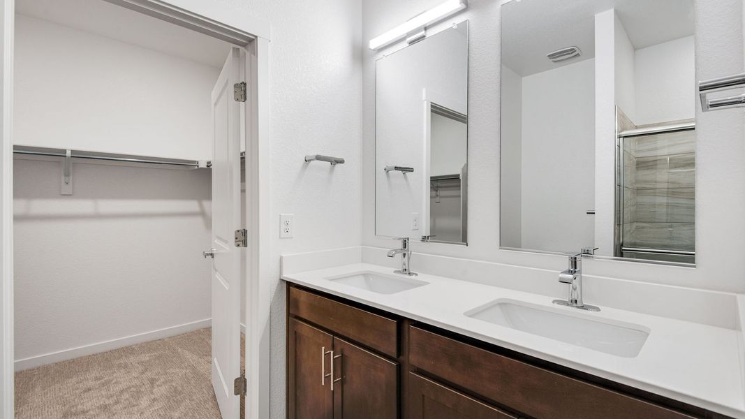 Representative furnished interior of a home built from the Harmony by D.R. Horton in Sky Ranch, Watkins (Image 10).