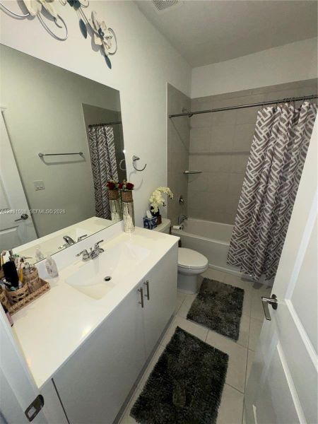 Furnished interior view inside a new home in , Homestead (Image 6).