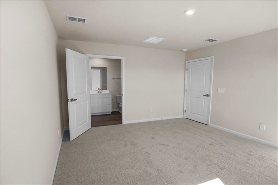 Spacious, unfurnished interior of a new home in Bronson Ridge, Greenwood (Image 13).
