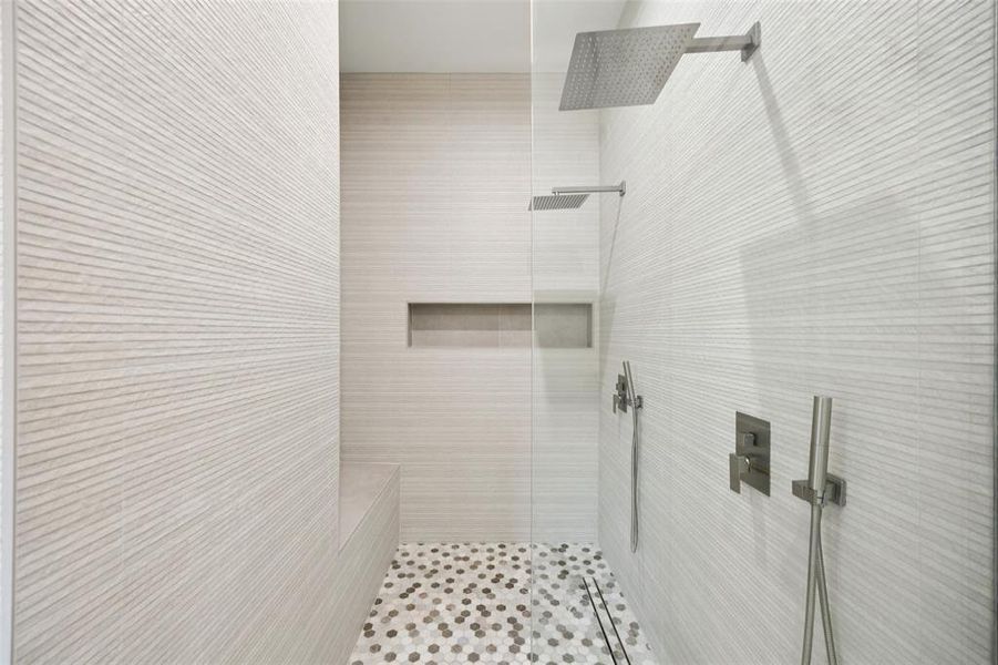 Spacious, unfurnished interior of a new home in , Dallas (Image 20).