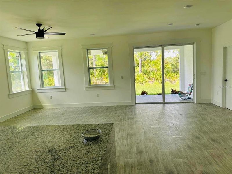 Spacious, unfurnished interior of a new home in , Port Charlotte (Image 10).