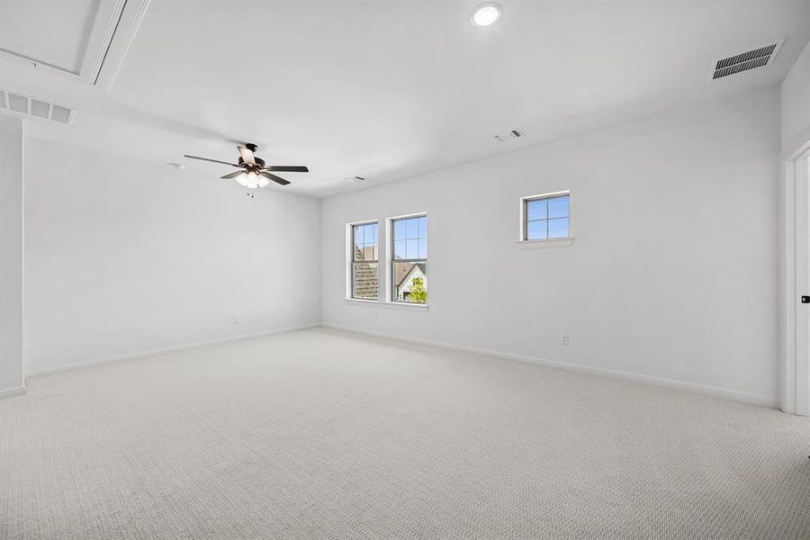 Spacious, unfurnished interior of a new home in Monterra - Classics, Fate (Image 24).