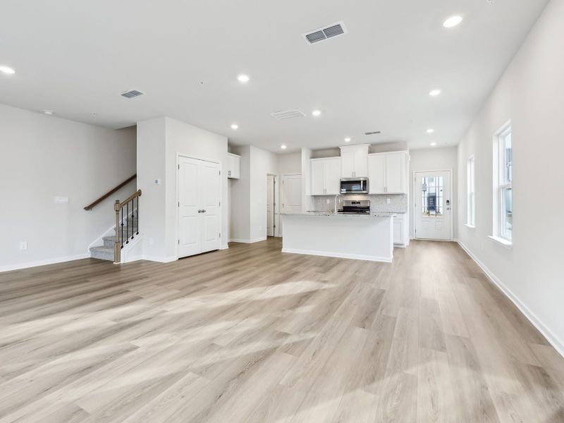 Spacious, unfurnished interior of a new home in Brooks Lake, Loganville (Image 13). Spacious, unfurnished interior of a new home in Brooks Lake, Loganville (Image 13).