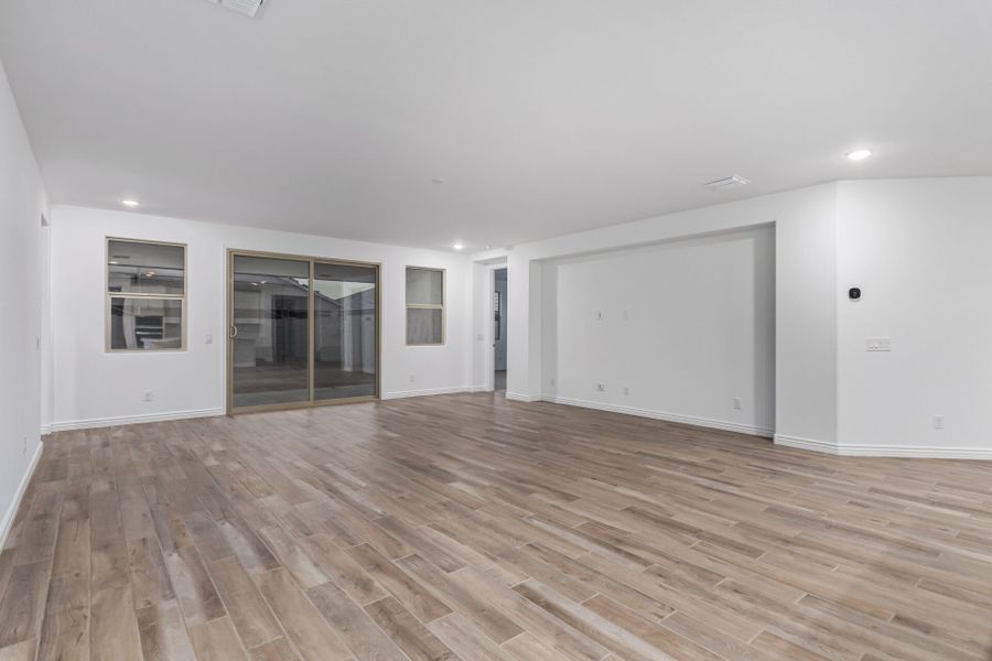 Spacious, unfurnished interior of a new home in Miravida, Surprise (Image 11). Spacious, unfurnished interior of a new home in Miravida, Surprise (Image 11).