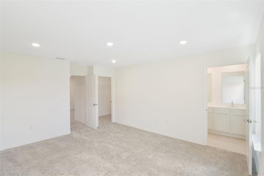 Spacious, unfurnished interior of a new home in Delaney Reserve, Deland (Image 58).