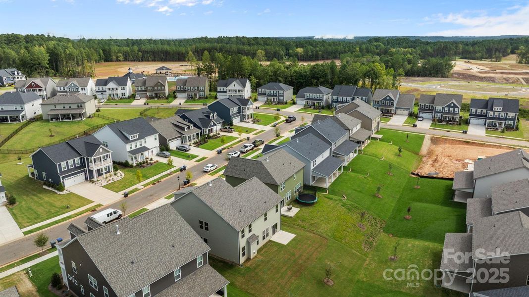Image 42 of a home in Lakeside Glen.