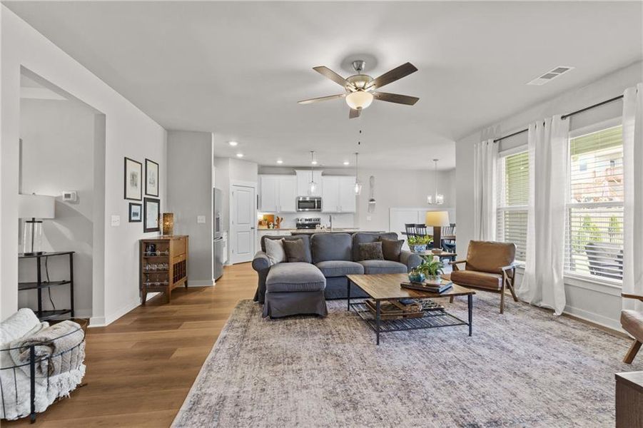 Furnished interior view inside a new home in , Jefferson (Image 28).