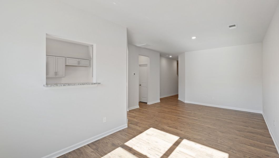Spacious, unfurnished interior of a new home in Covington Village, Greer (Image 17).