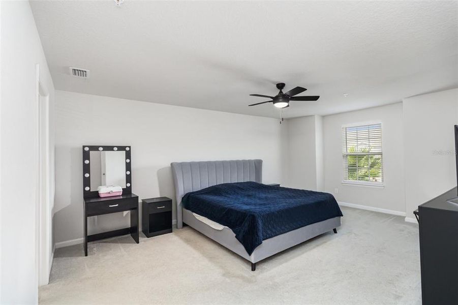 Furnished interior view inside a new home in , Clermont (Image 15).