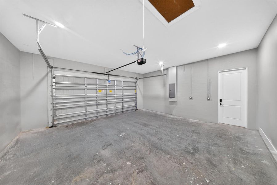 GARAGE GARAGE