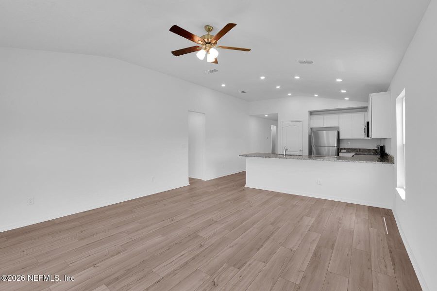 Spacious, unfurnished interior of a new home in Westport Landing, Jacksonville (Image 11).