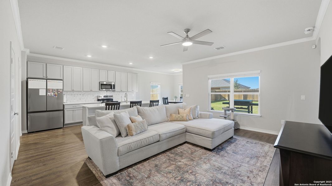 Furnished interior view inside a new home in Legend Pond, New Braunfels (Image 31). Furnished interior view inside a new home in Legend Pond, New Braunfels (Image 31).
