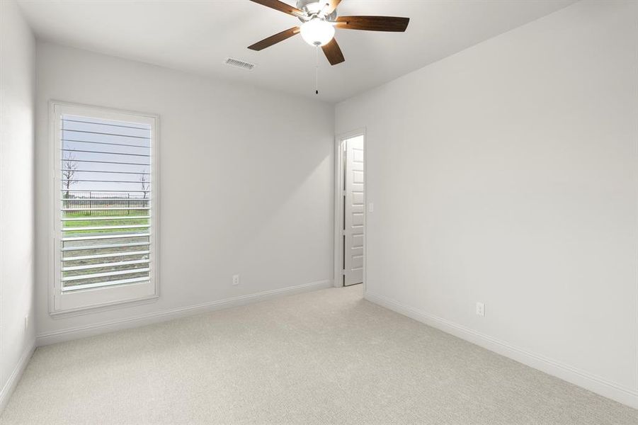 Spacious, unfurnished interior of a new home in Nelson Lake Estates, Rockwall (Image 25). Spacious, unfurnished interior of a new home in Nelson Lake Estates, Rockwall (Image 25).