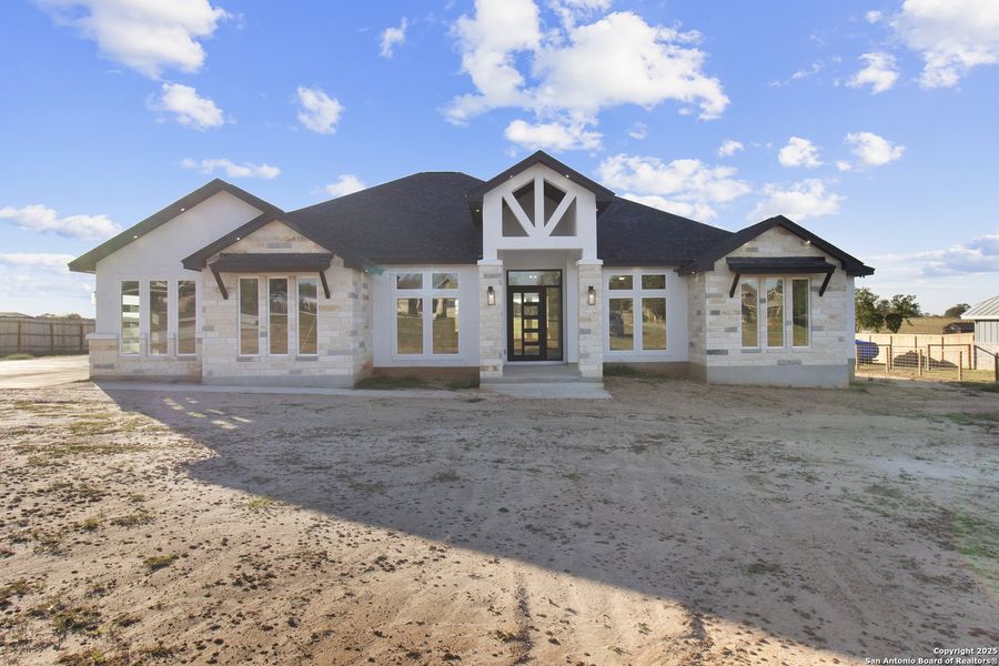Exterior details and patio area of a home in , Adkins (Image 26).