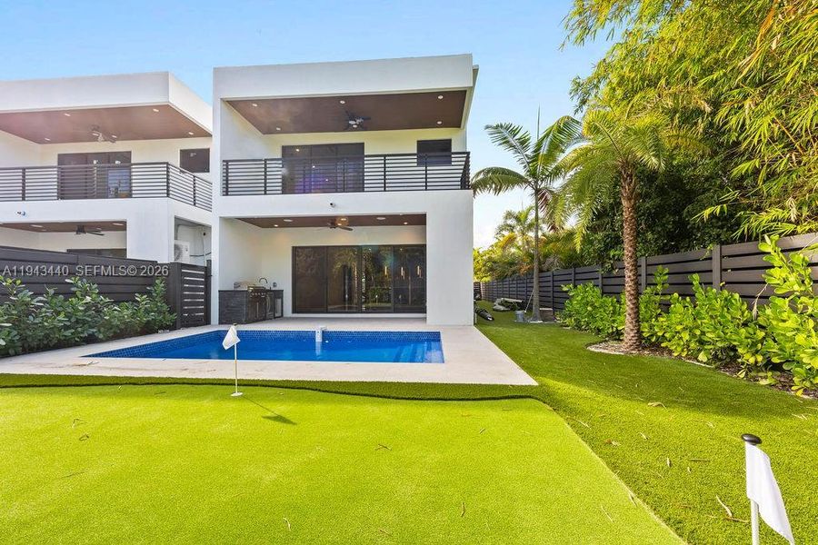 Exterior details and patio area of a home in , Fort Lauderdale (Image 39). Exterior details and patio area of a home in , Fort Lauderdale (Image 39).