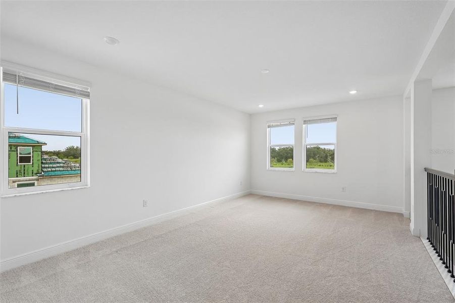 Spacious, unfurnished interior of a new home in Hawkstone, Sarasota (Image 25).