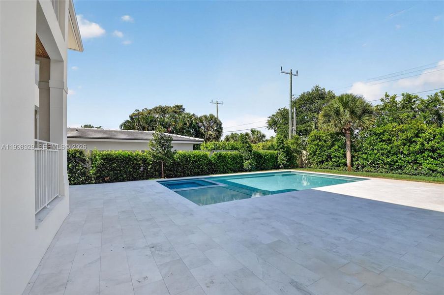 Exterior details and patio area of a home in , Lake Worth (Image 31).