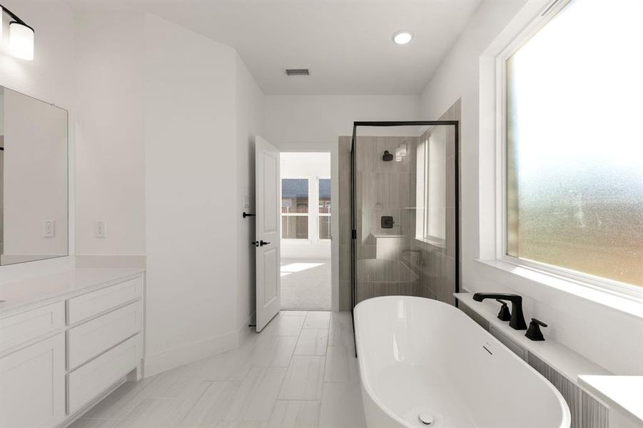 Furnished interior view inside a new home in Edgewood Creek, Celina (Image 14).