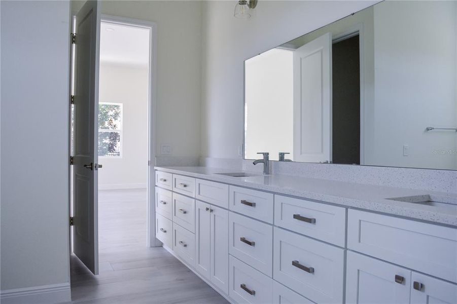 Furnished interior view inside a new home in , Lake Alfred (Image 17).