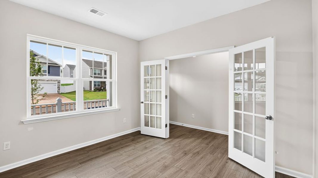 Spacious, unfurnished interior of a new home in Spring Ridge, Anderson (Image 18).