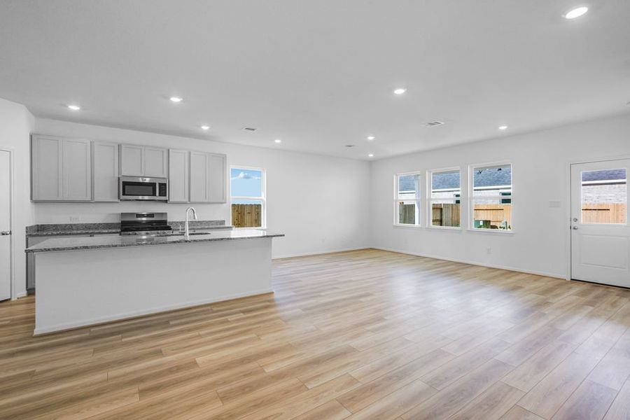 Spacious, unfurnished interior of a new home in Brookewater 45s, Rosenberg (Image 14). Spacious, unfurnished interior of a new home in Brookewater 45s, Rosenberg (Image 14).