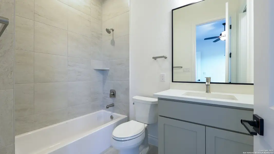 Furnished interior view inside a new home in , New Braunfels (Image 10).