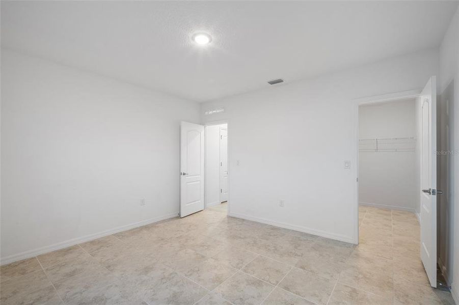 Spacious, unfurnished interior of a new home in Avalon Woods, Newberry (Image 28). Spacious, unfurnished interior of a new home in Avalon Woods, Newberry (Image 28).