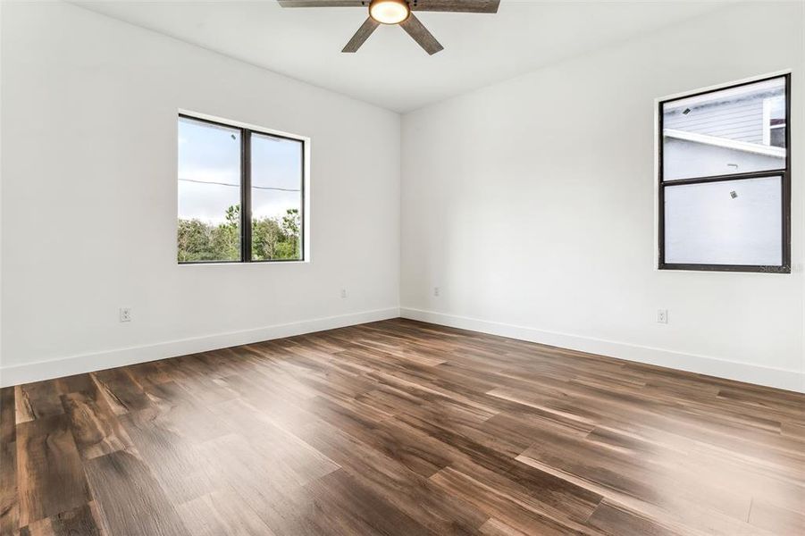 Spacious, unfurnished interior of a new home in , Tampa (Image 33).