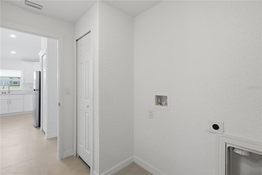 Spacious, unfurnished interior of a new home in , Ocklawaha (Image 29). Spacious, unfurnished interior of a new home in , Ocklawaha (Image 29).