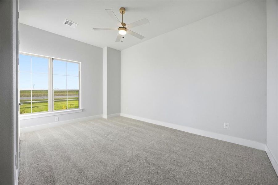 Spacious, unfurnished interior of a new home in Levante - 1 Acre Lots, Waxahachie (Image 27).