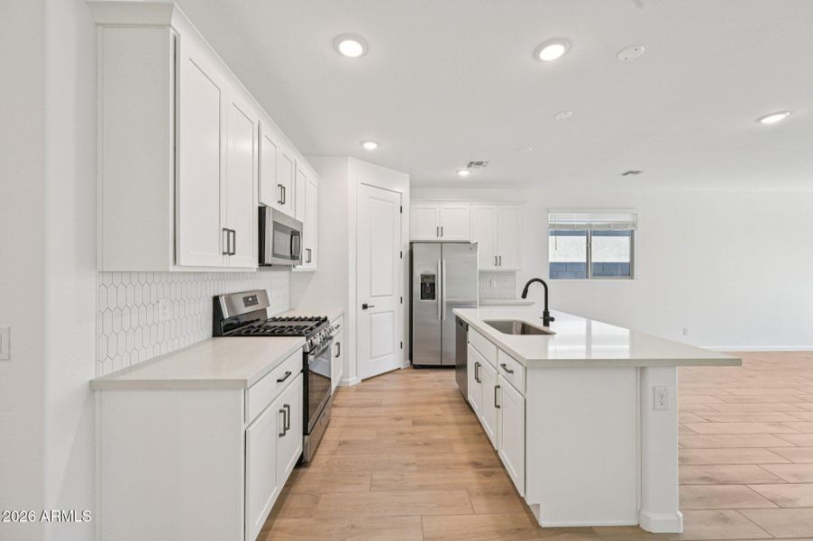 14-web-or-mls-W Buist Ave-S1001-014