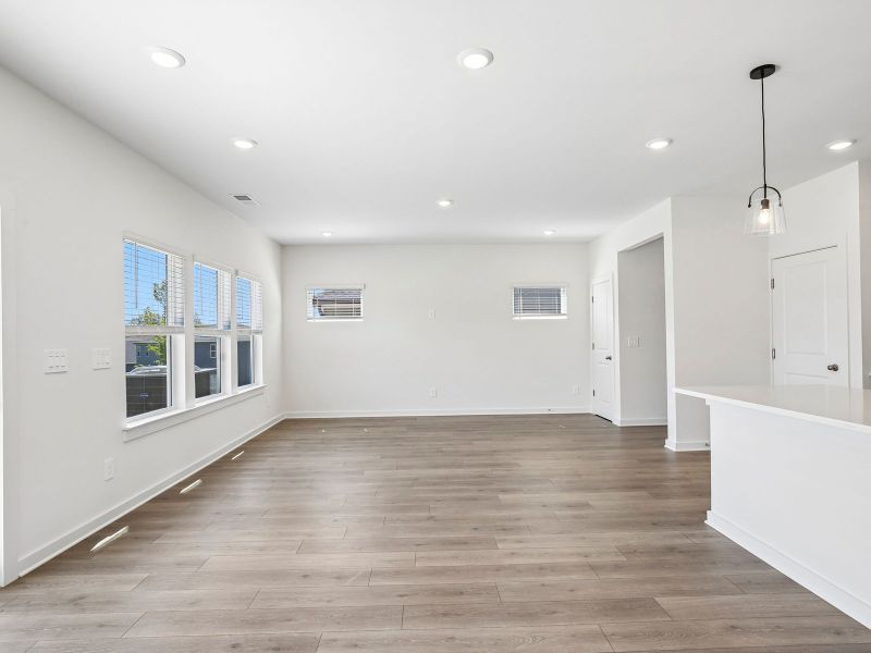 Spacious, unfurnished interior of a new home in Crestview - Ridge Series, Hermitage (Image 9).