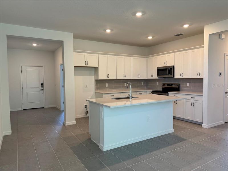 Furnished interior view inside a new home in Southpointe, Palmetto (Image 10).
