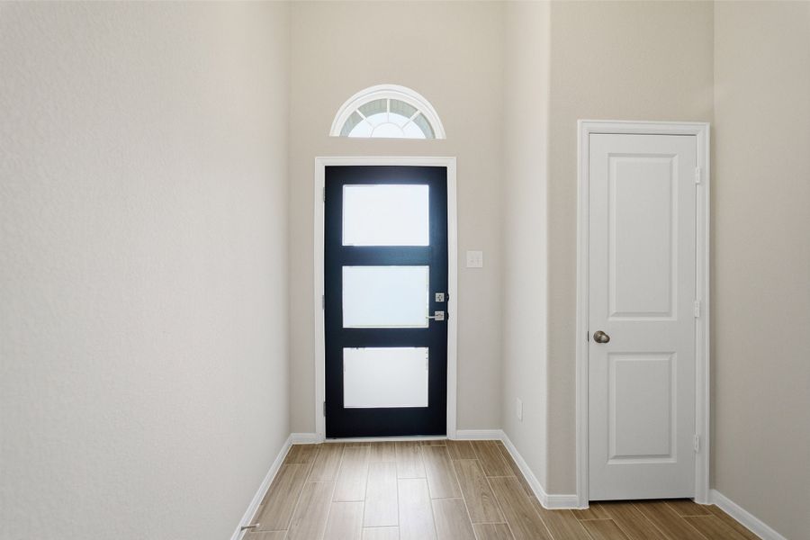 Spacious, unfurnished interior of a new home in Creekhaven, Arcola (Image 22).