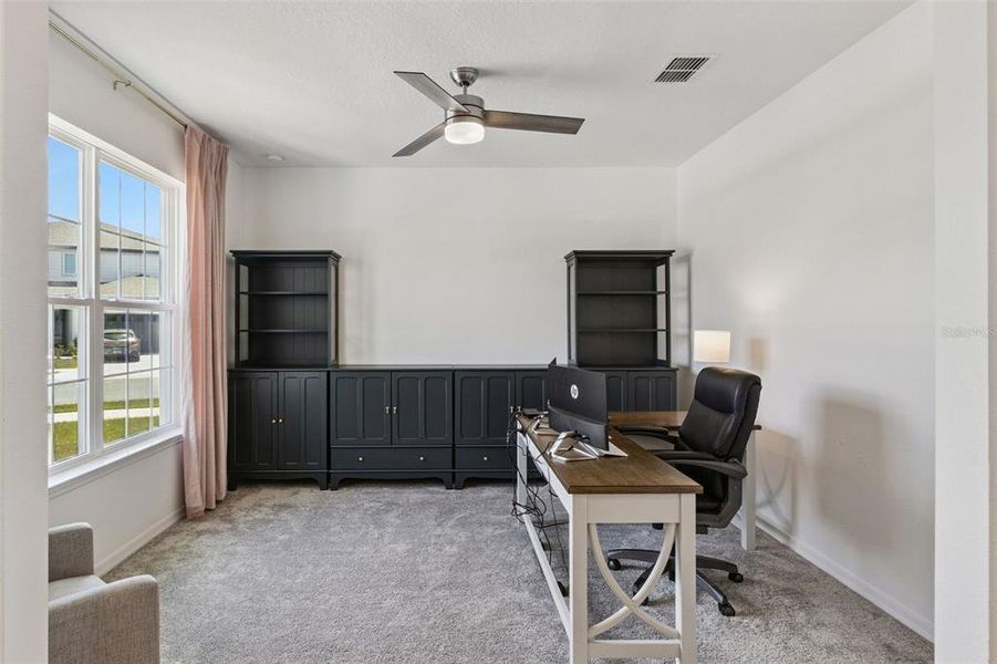 Furnished interior view inside a new home in , Lake Alfred (Image 7).