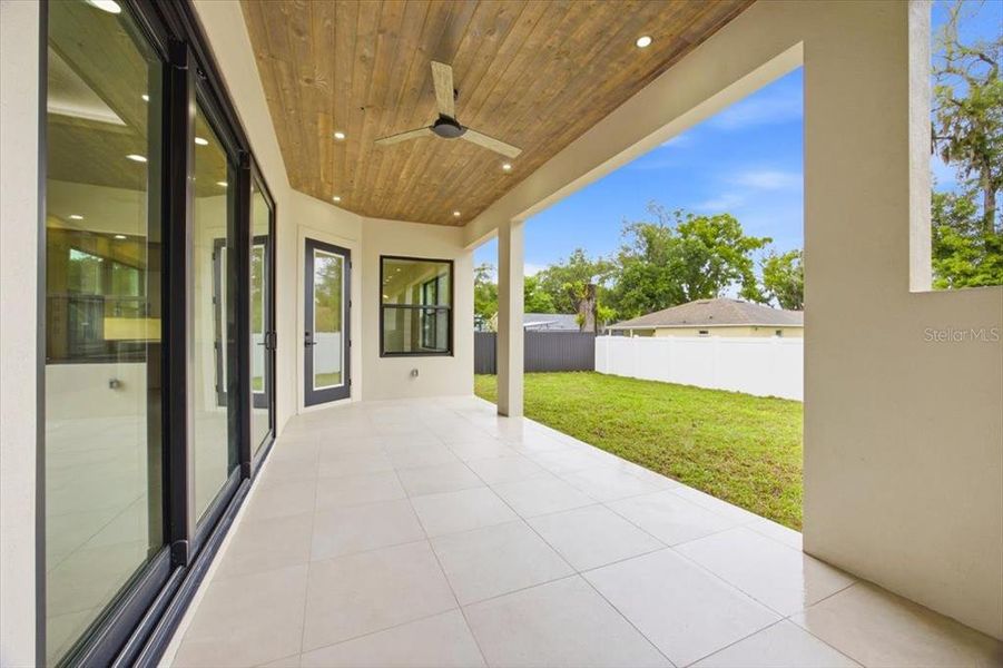 Exterior details and patio area of a home in , Plant City (Image 22).