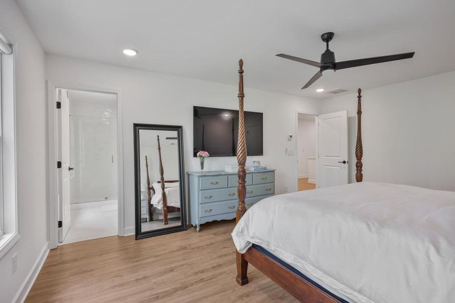 Furnished interior view inside a new home in , Kennesaw (Image 19).