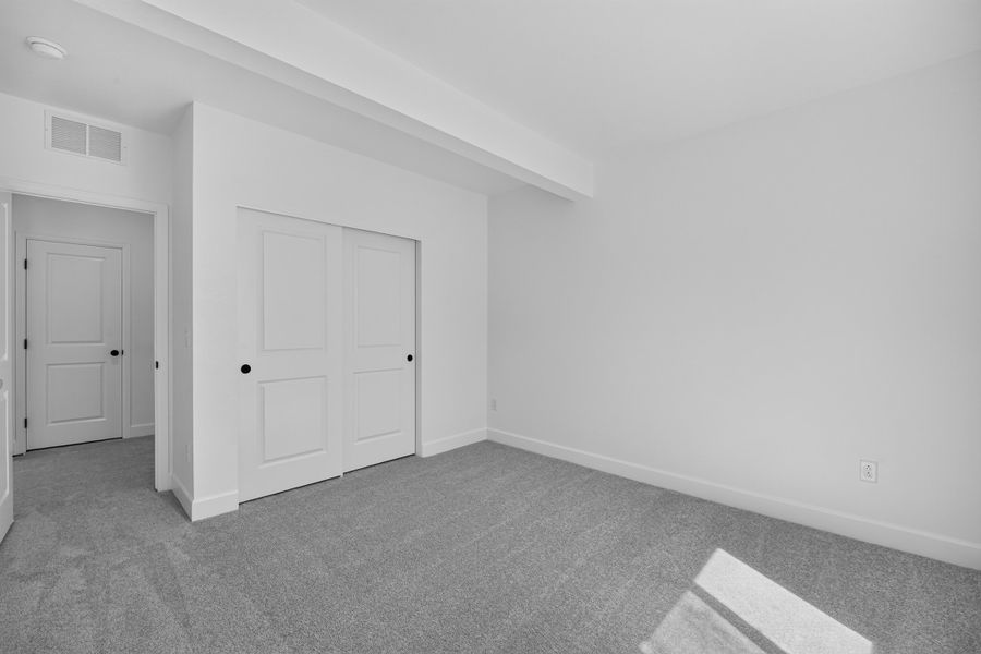 Spacious, unfurnished interior of a new home in Macanta, Castle Rock (Image 26).