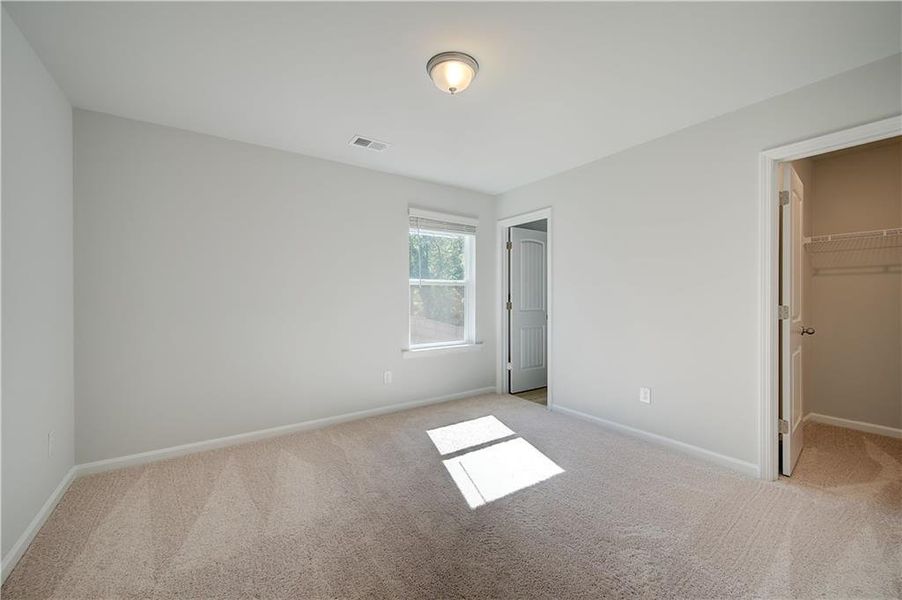 Spacious, unfurnished interior of a new home in Burchwood, Stockbridge (Image 24).